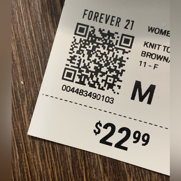 F21 Contrast Inverted Seam Top - Picture 5 of 5